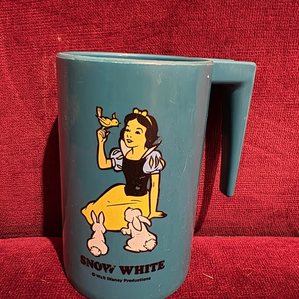 Vintage 1970’s Disney Snow White Teal Mug